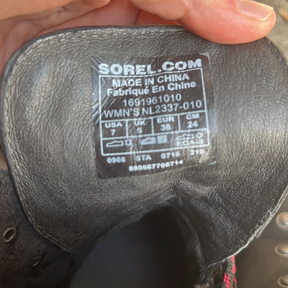 Sorel Joan of arctic wedge, black with red laces - Picture 8 of 9